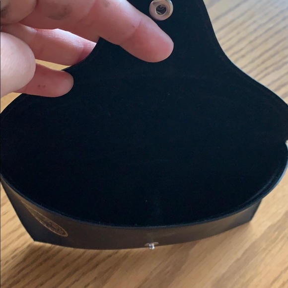 Ray Ban case & cloths - Picture 4 of 5